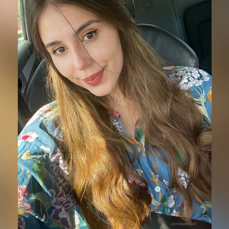 A snapshot of LucyMoonLight during a private chat session